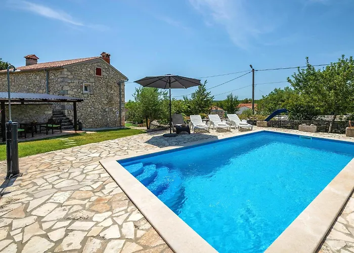 Burjaki Cr Сasa de vacaciones *