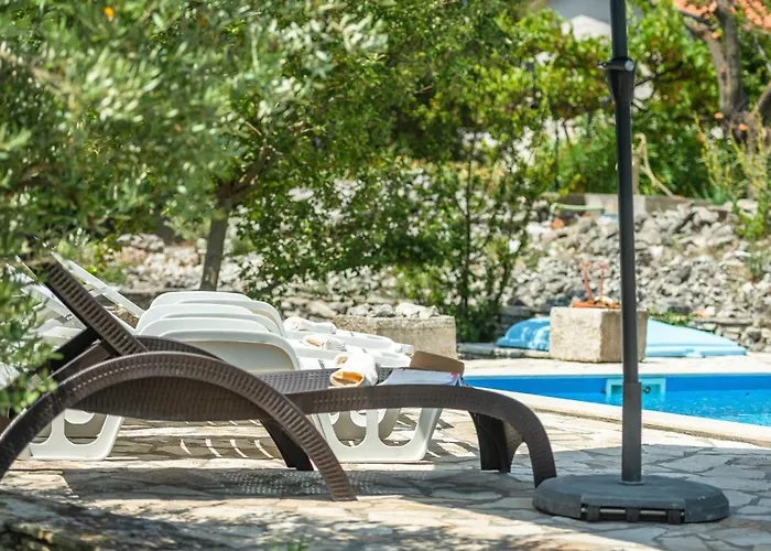 Burjaki Cr * Trgetari